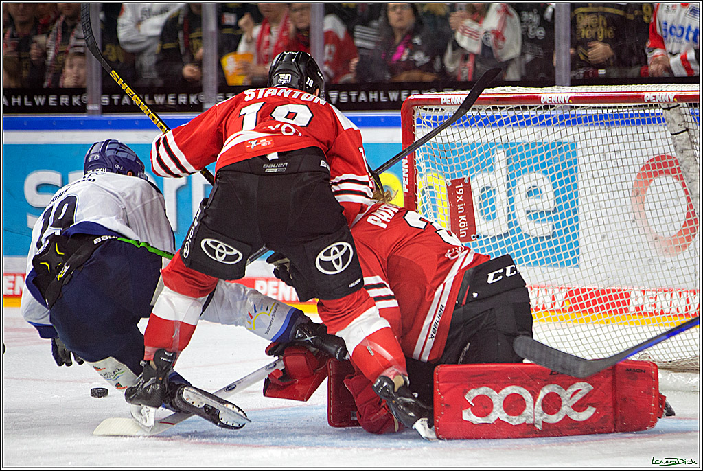 PENNY DEL; Koelner Haie- Straubing Tigers; Koeln, 28.12.2022